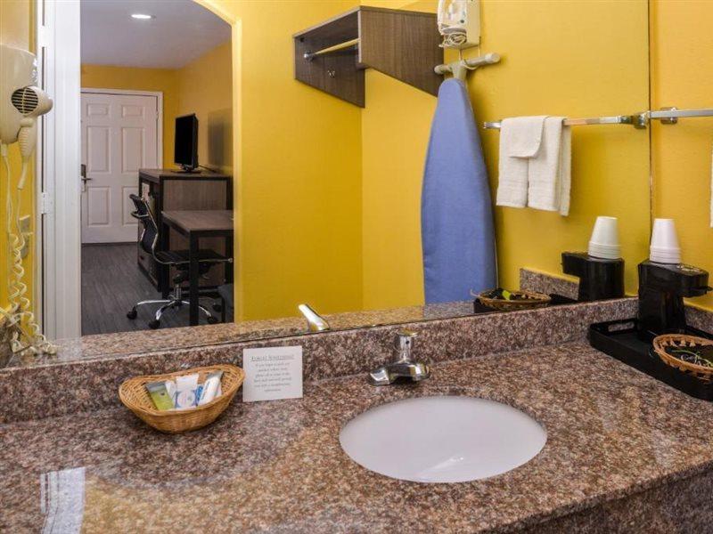 Americas Best Value Inn West Columbia Exteriör bild