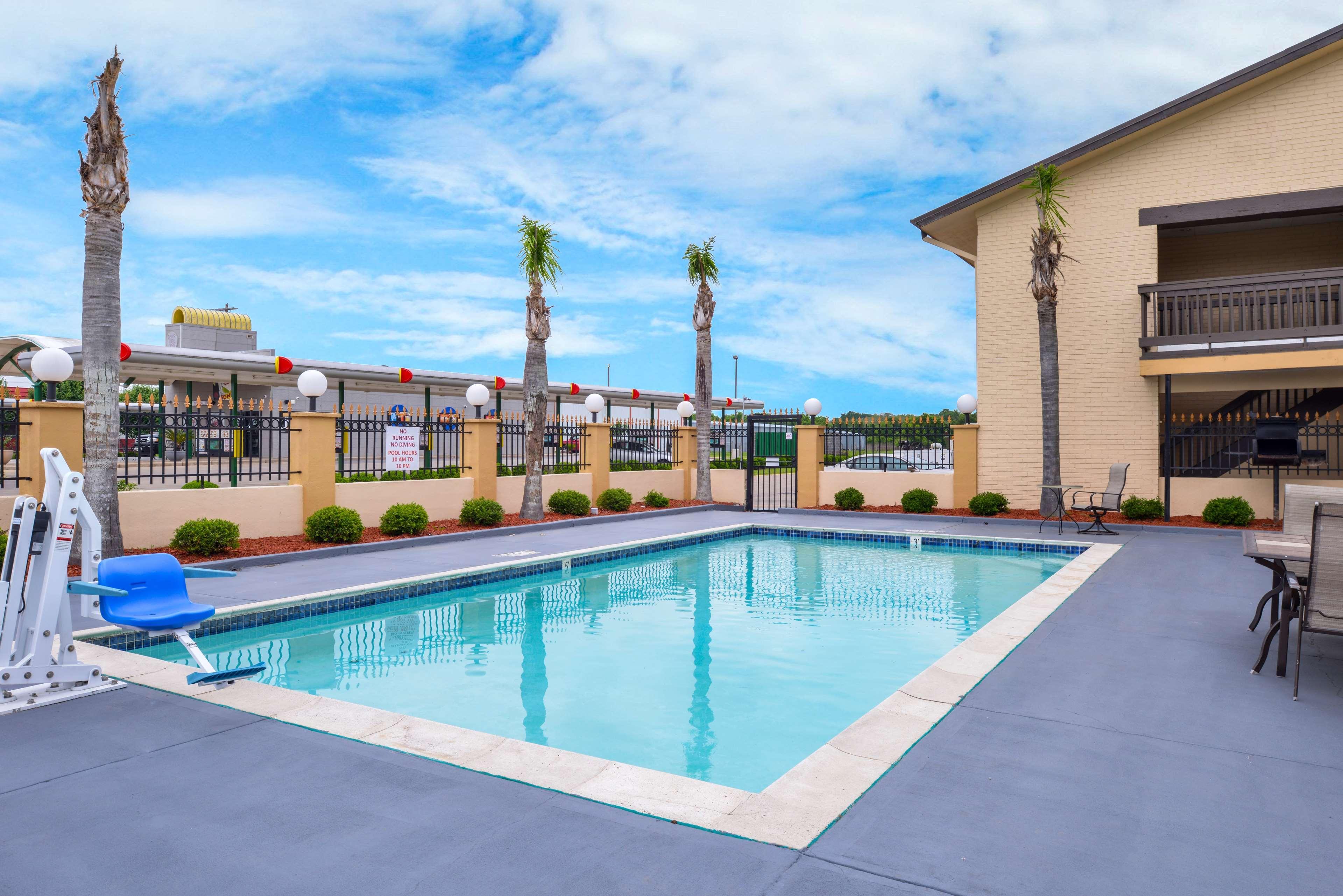 Americas Best Value Inn West Columbia Exteriör bild
