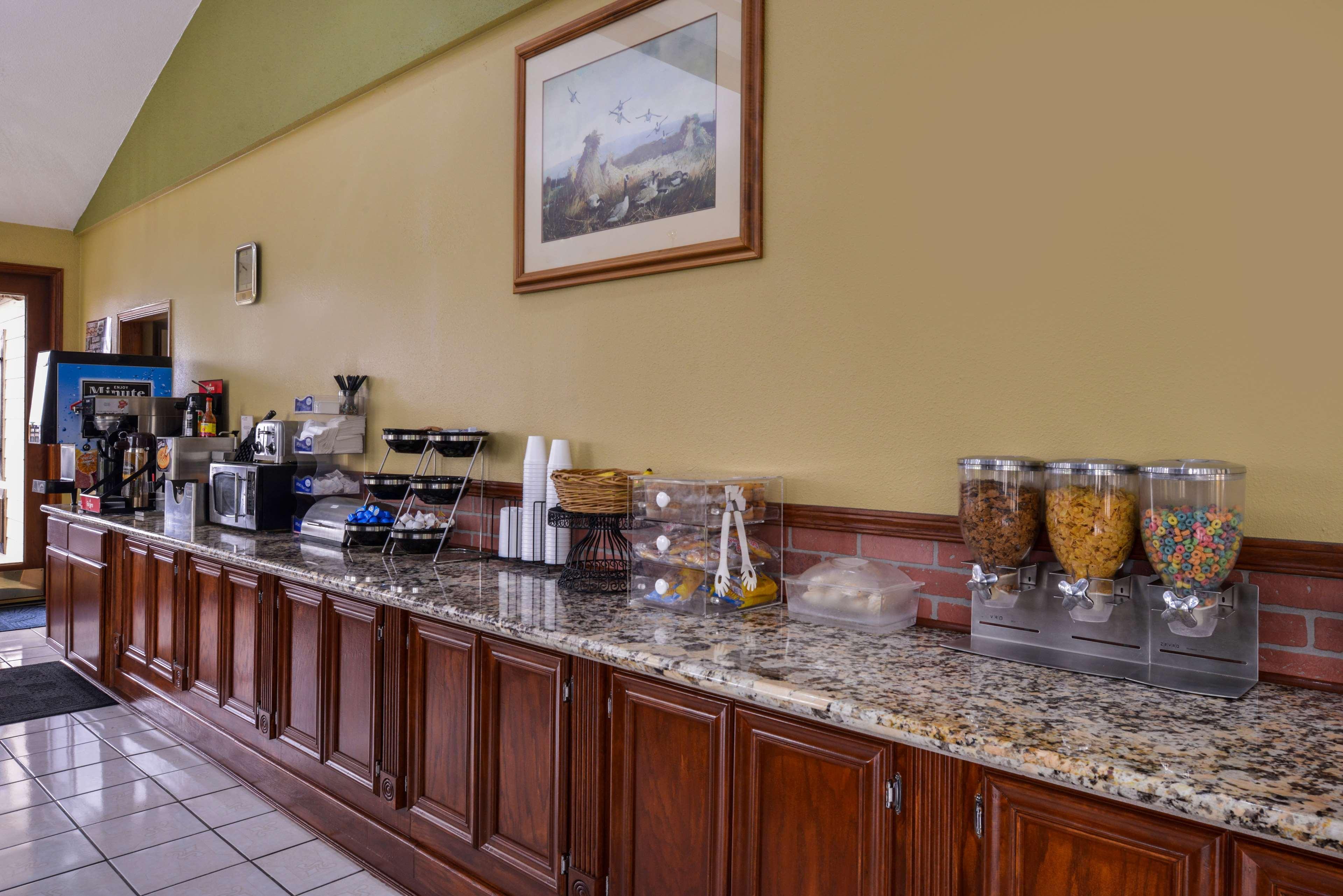 Americas Best Value Inn West Columbia Exteriör bild