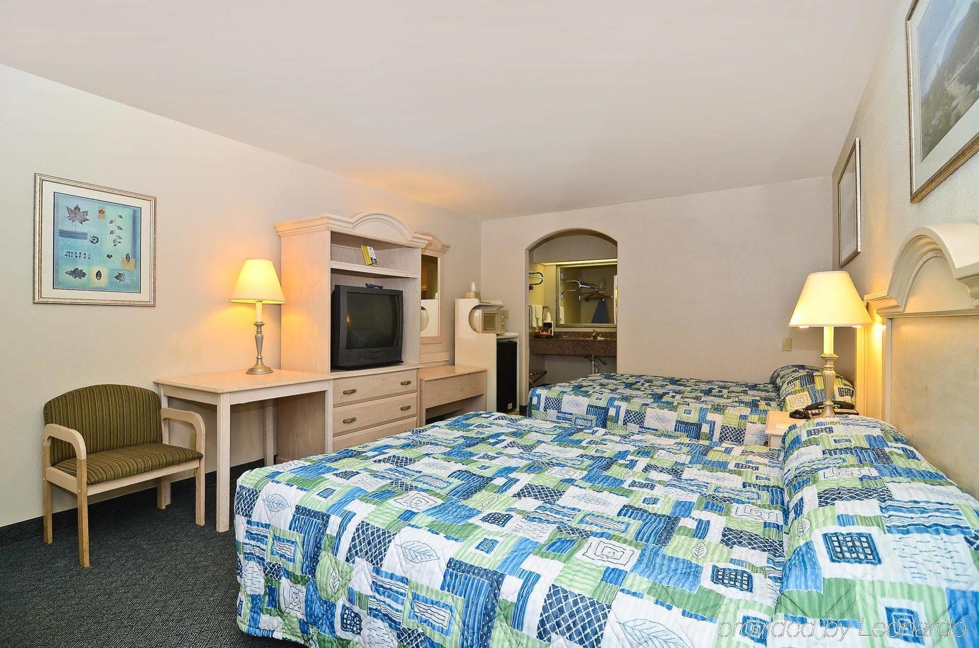 Americas Best Value Inn West Columbia Rum bild